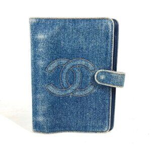 ロゴバッチが可愛さアップ♡【CHANEL】CCプリントデニム Chanel cc logo denim - Gem